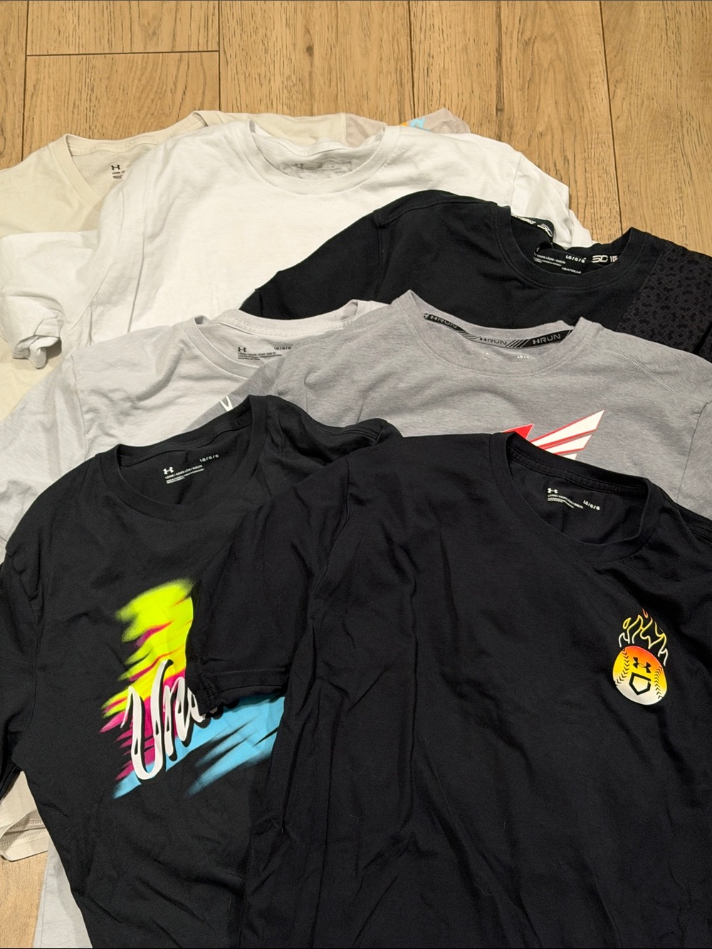 Under Armour Lot of 7 T-Shirts Men’s Large Curry Run Baseball Hockey Black White